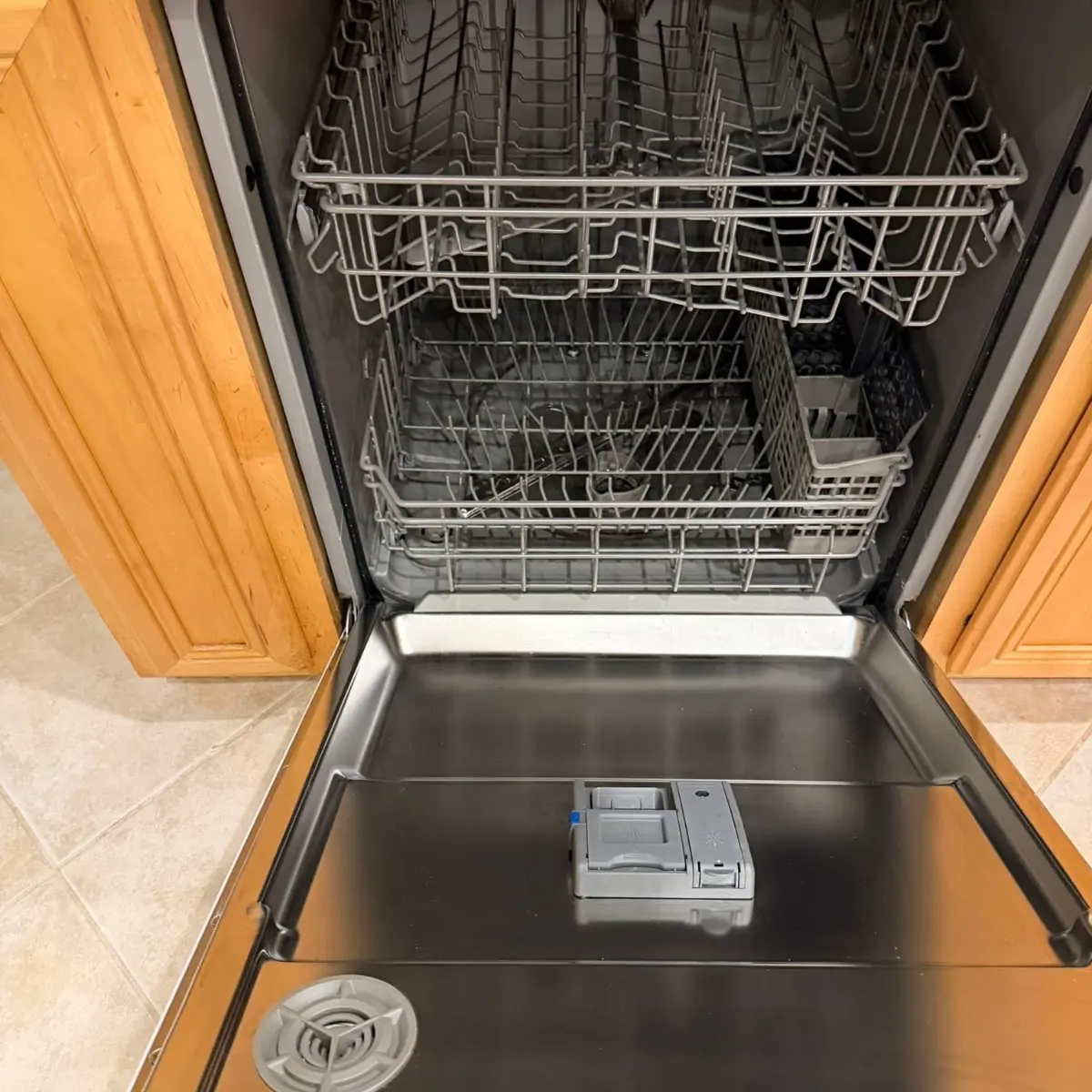 Professional dishwasher cleaning by Buzy Bee Maids